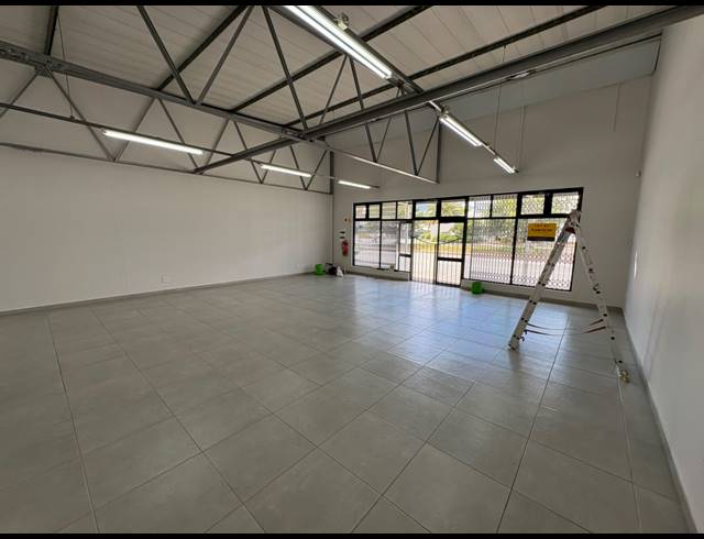 200M² RETAIL TO LET IN GANTS PLAZA